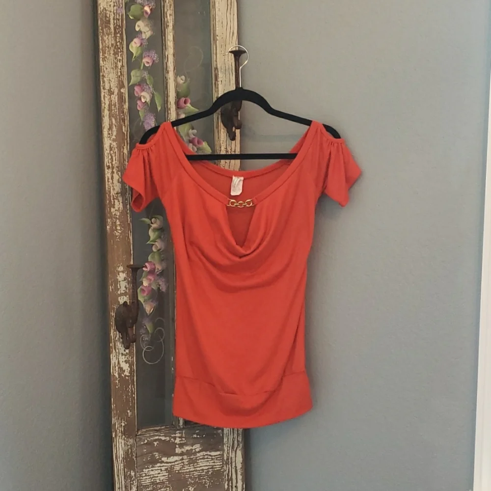 Woman's Cold-shoulder Top - Picture 2 of 16